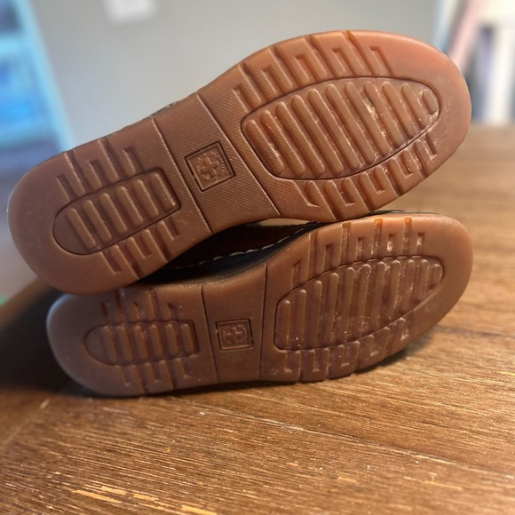 Dr Martens Newton 1460 leather 8 eyelit lite boots size 5 men 6 women - Picture 11 of 14